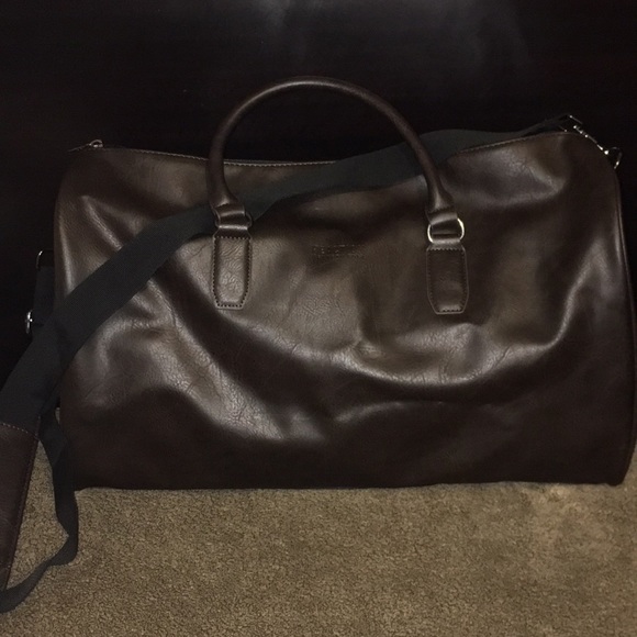 kenneth cole reaction duffle bag